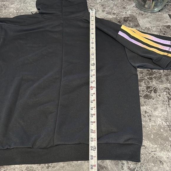 Adidas Basketball Donovan Mitchell Short Sleeve Hoodie Size Small loose fit - Picture 14 of 14